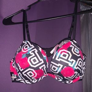 PINK logo SUPER push-up bra - 36B **NEVER WORN**